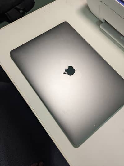 MacBook Pro 15'' Core i9 4gb graphics