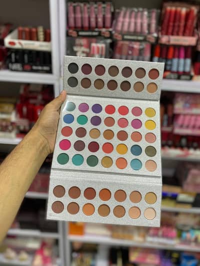 eyeshadow palette Order now 03190034110