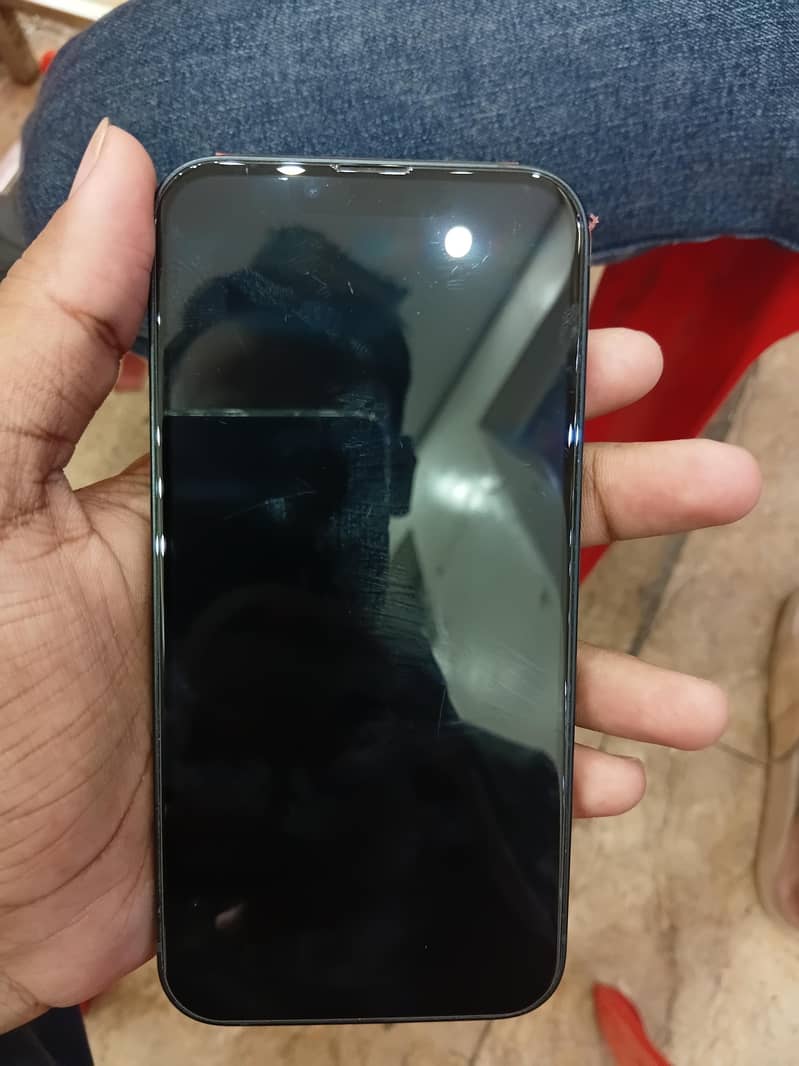 Apple iPhone 13 1