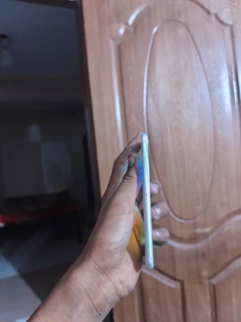 Apple iPhone 8 3