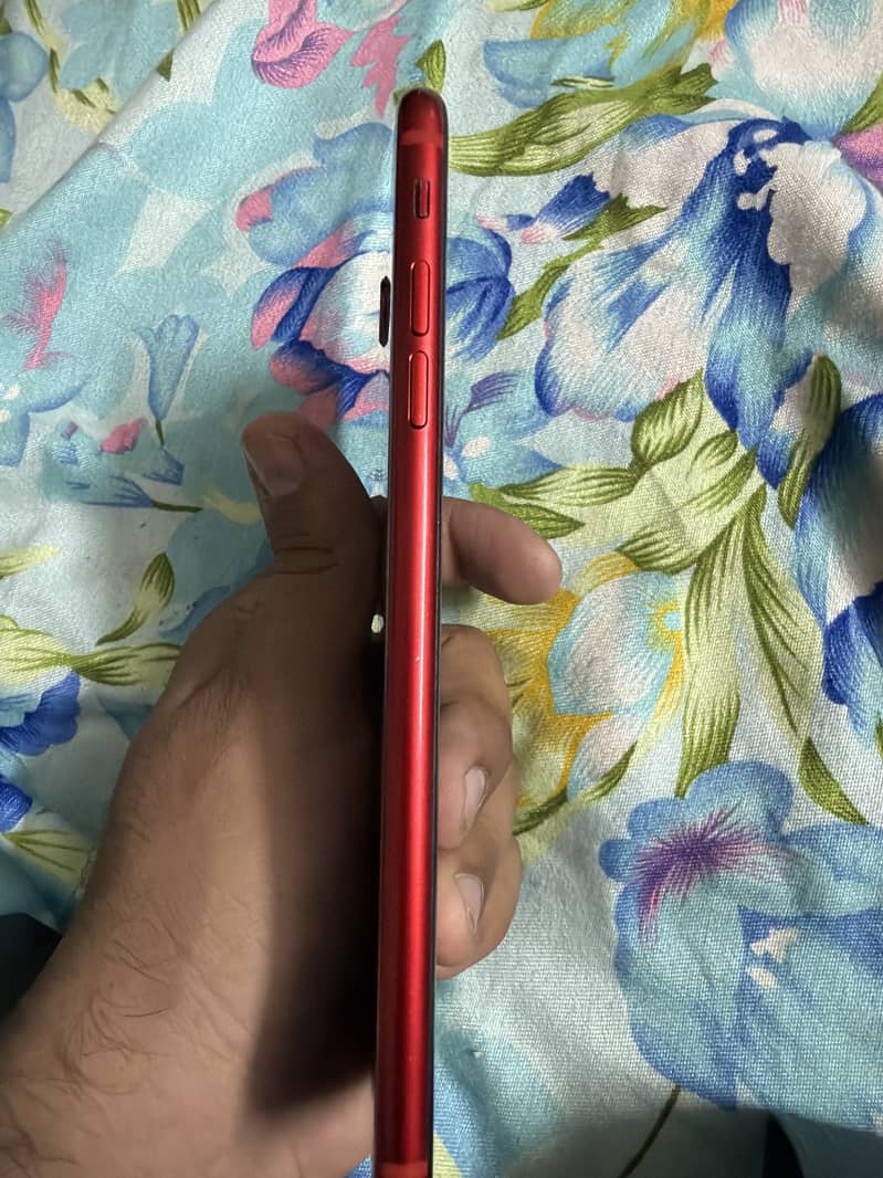 Apple iPhone 8 Plus 3