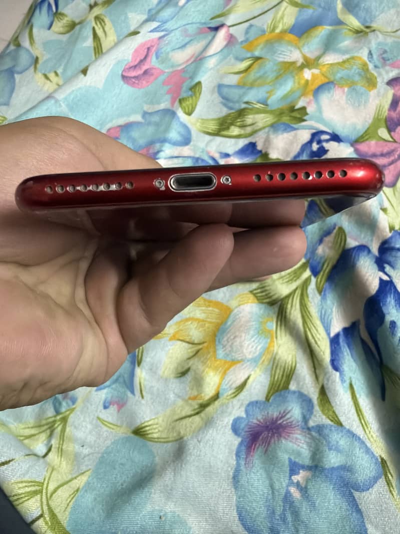 Apple iPhone 8 Plus 4