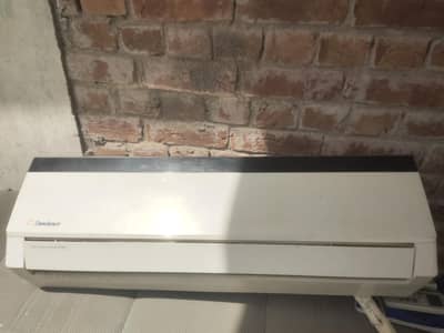 Dawlance Ac 1 ton  Good working achi condition main hai