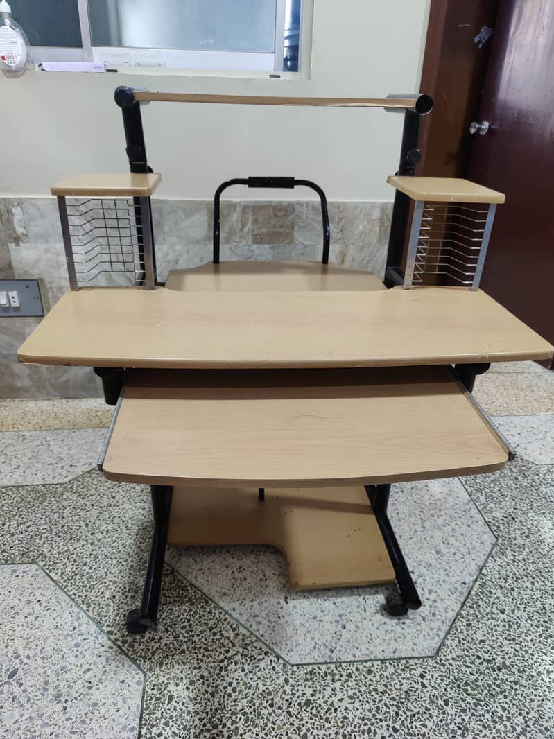 computer table 3