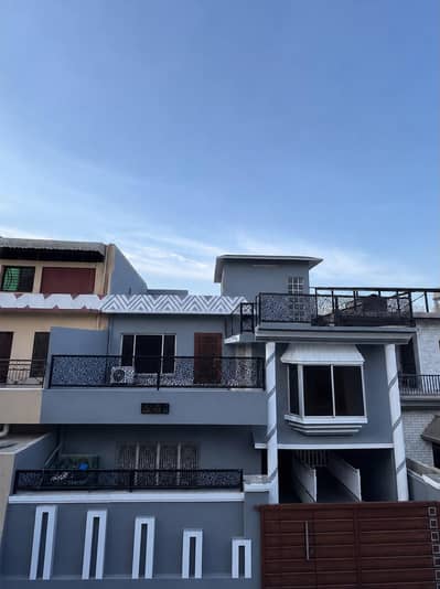 6 Marla House Available At Prime Location