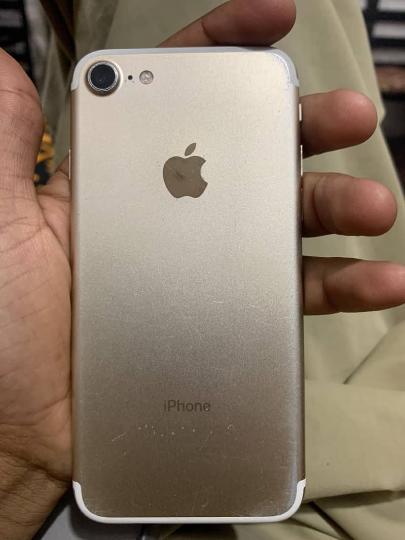 Apple iPhone 7 0