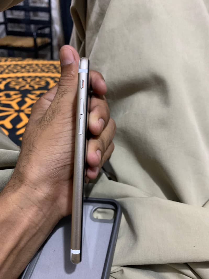 Apple iPhone 7 2