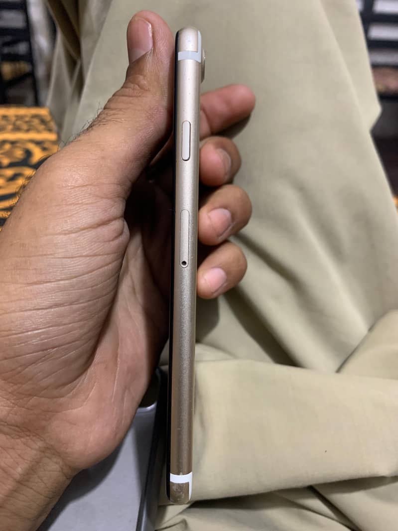 Apple iPhone 7 5