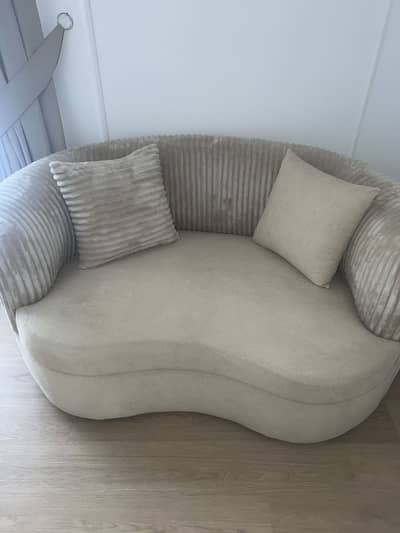 Modern Curved Accent Sofa / Loveseat