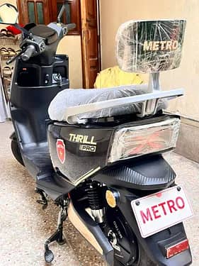 Model:Metro Thrill pro. . . . 1 charge ma 100km krti ha . Only 1200km used