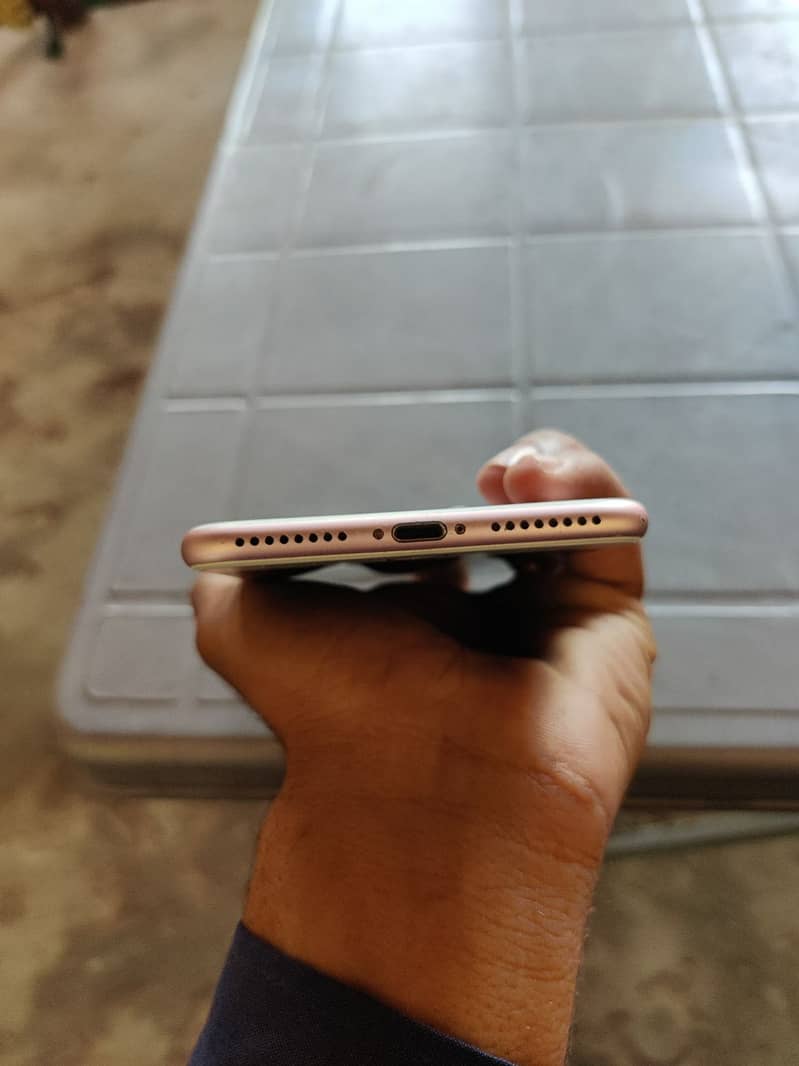 Apple iPhone 7 Plus 1