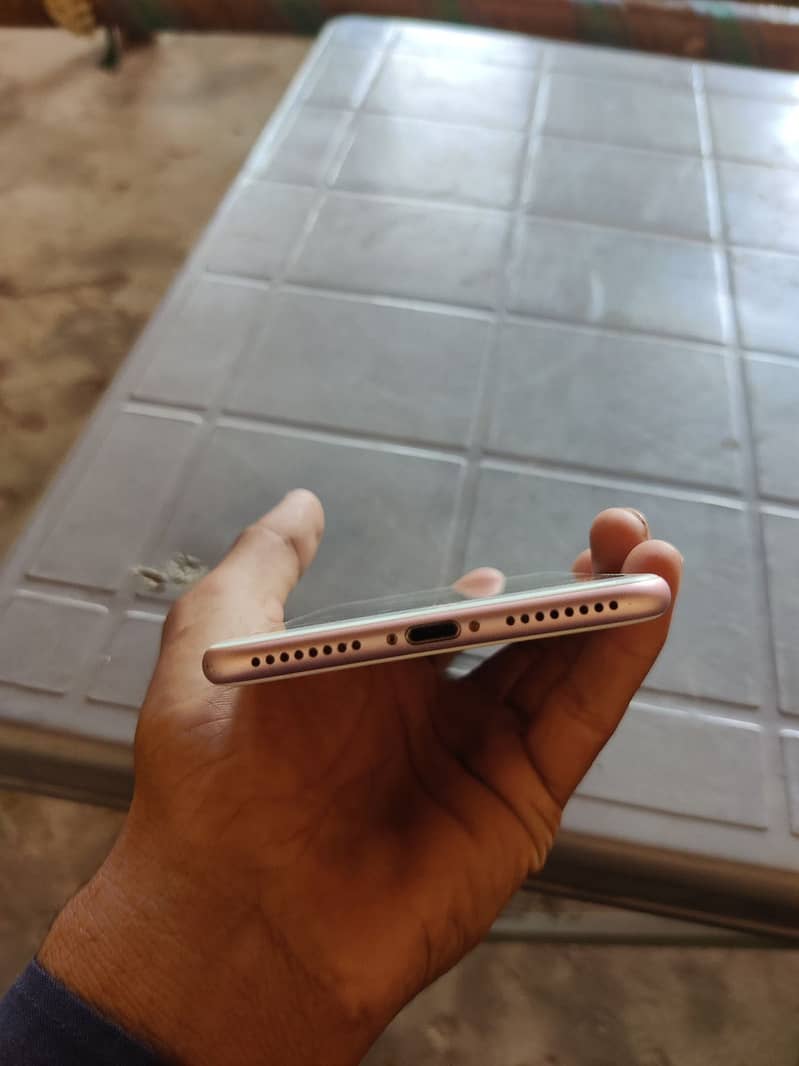 Apple iPhone 7 Plus 4