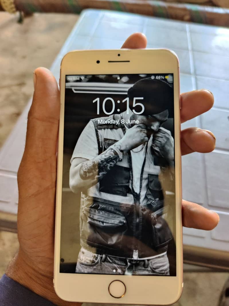 Apple iPhone 7 Plus 6