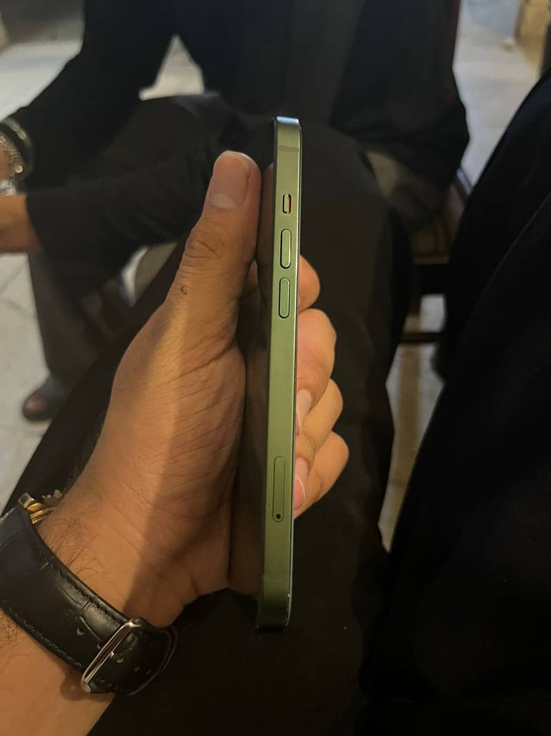 Apple iPhone 13 3