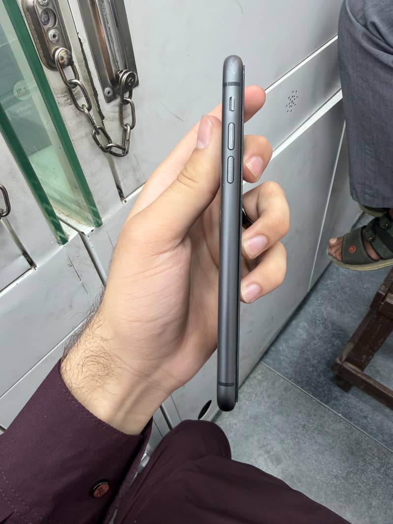 Apple iPhone 11 2