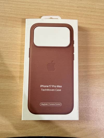 iPhone 17 Pro Max TechWoven MagSafe Premium Case – Excellent Condition