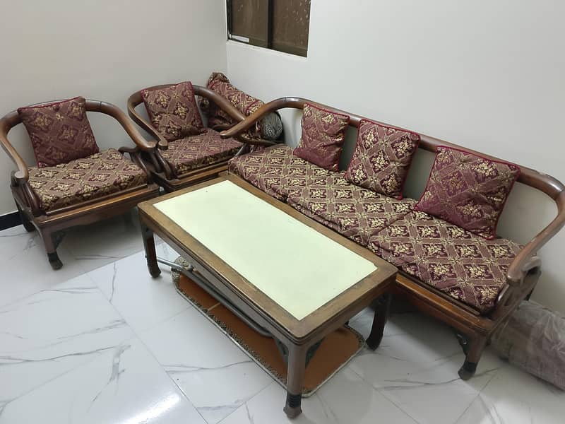 Sofa set with table 1