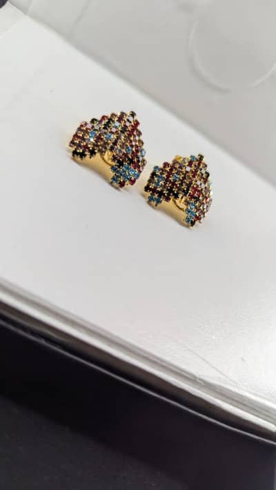 stone tops earrings  multicolor