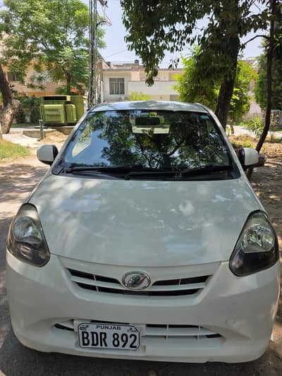 Daihatsu Mira 2012