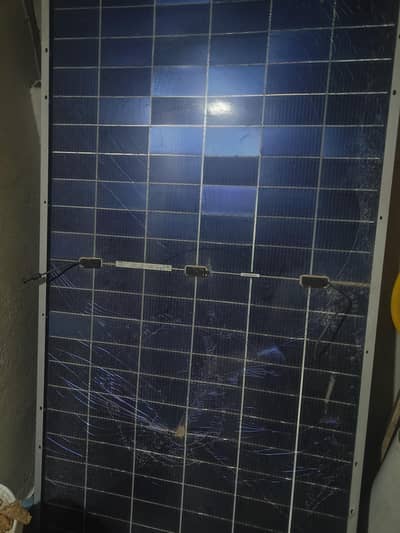 jinko 580 watt 2 panels cracked butt working