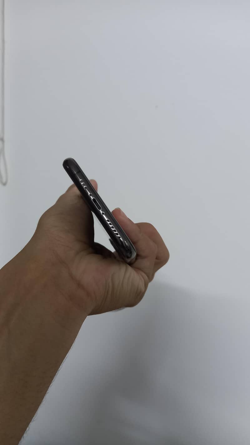 iPhone 11 Pro 2