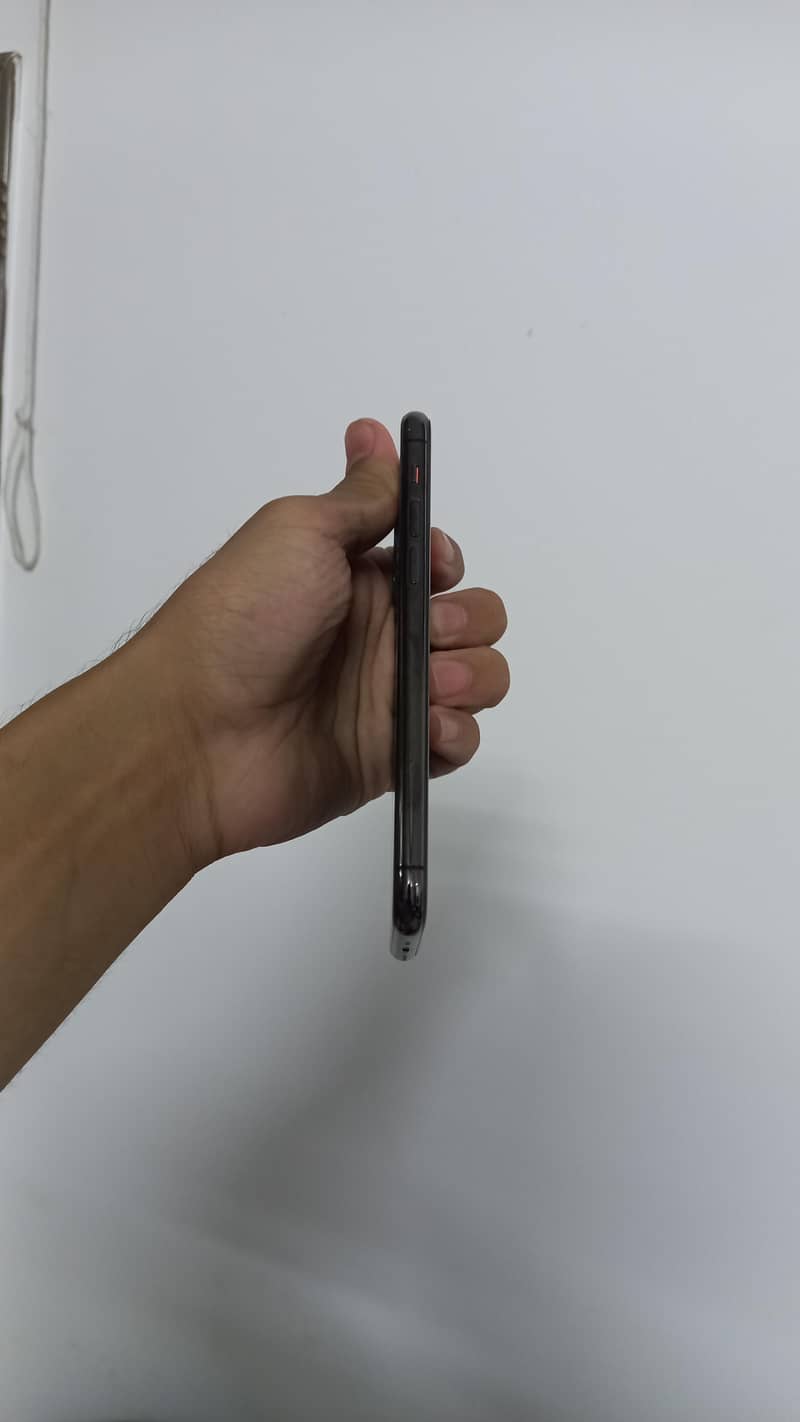 iPhone 11 Pro 3