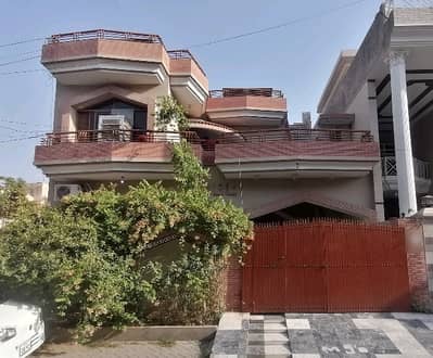 10 Marla Spacious House Is Available In Marghzar Officers Colony For sale