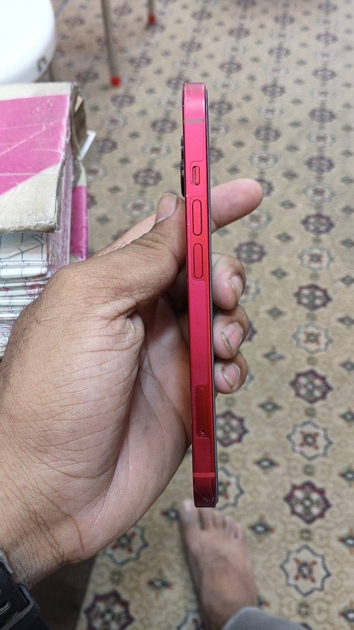 Apple iPhone 13 5