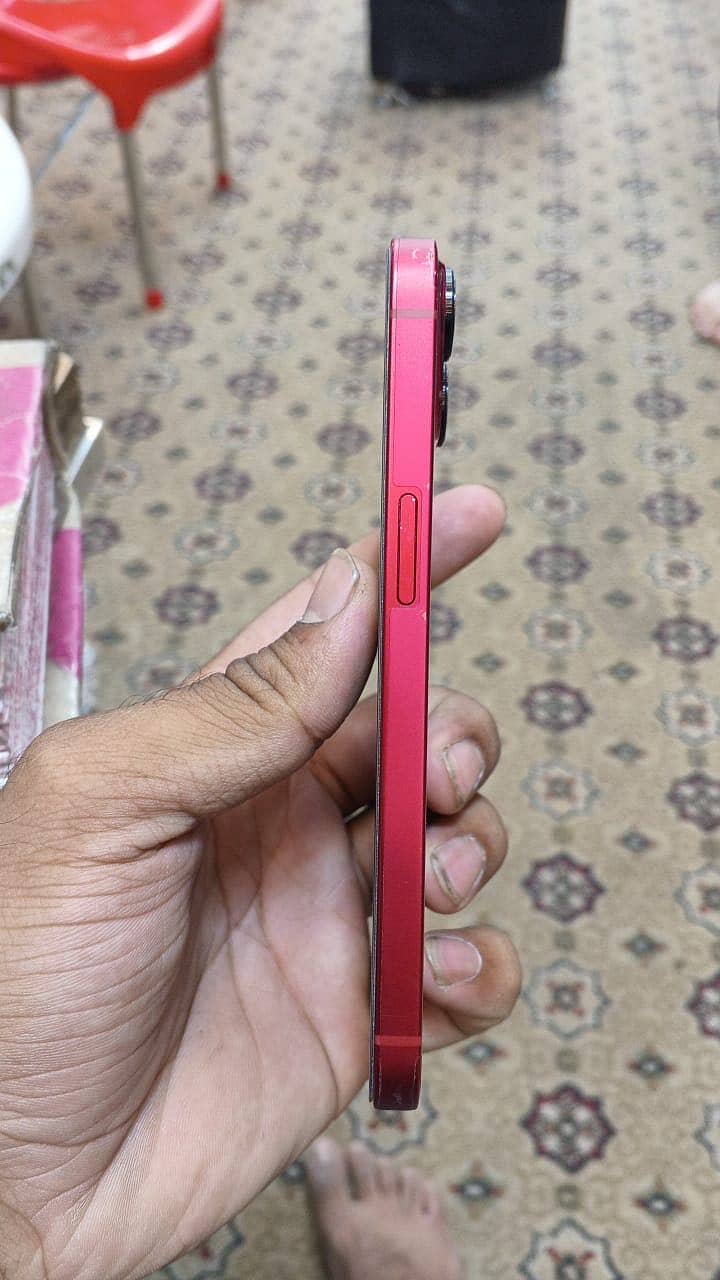 Apple iPhone 13 7