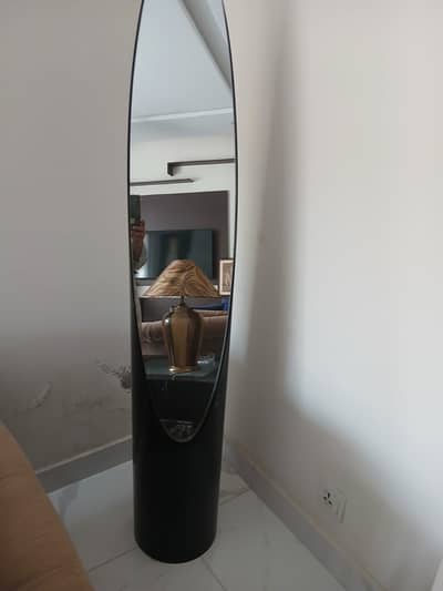 Standing mirror