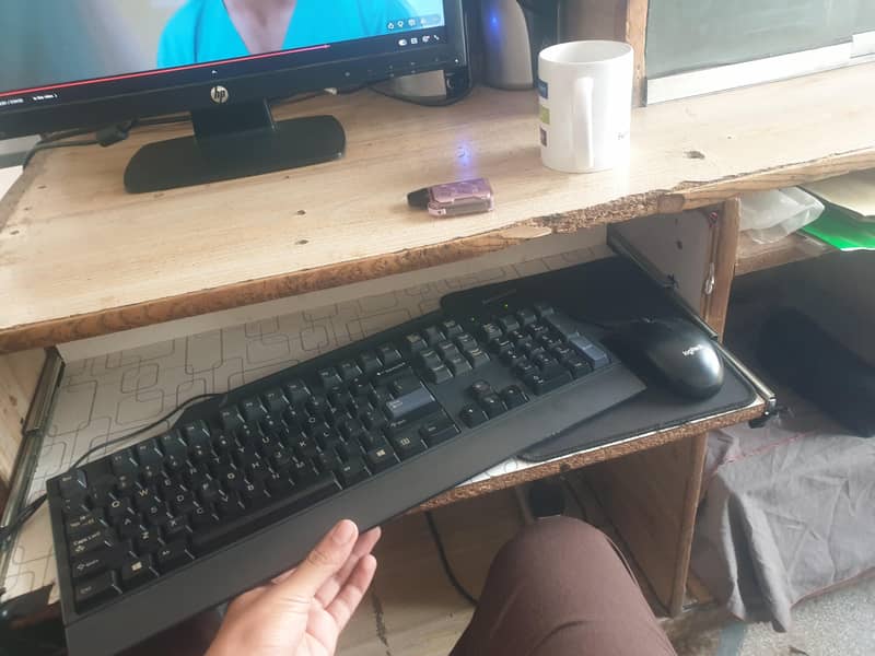 computer table 1