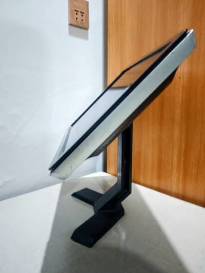 HP 17" LED Monitor – Working Fine