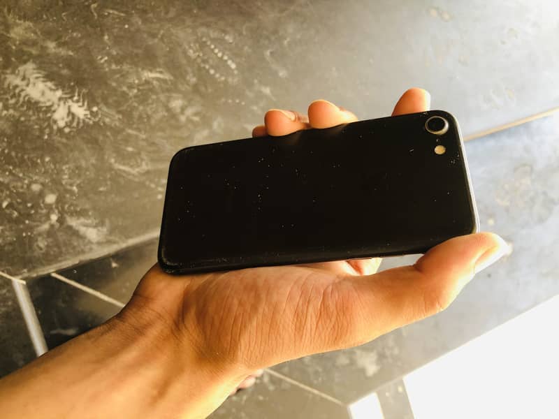 Apple iPhone 7 1