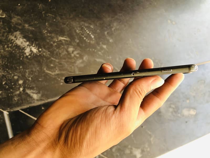 Apple iPhone 7 7
