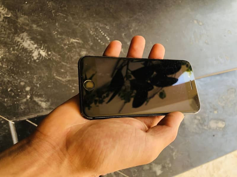 Apple iPhone 7 9