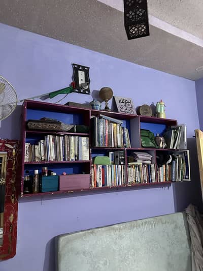 BOOK SHELVE TO HANG ON WALL