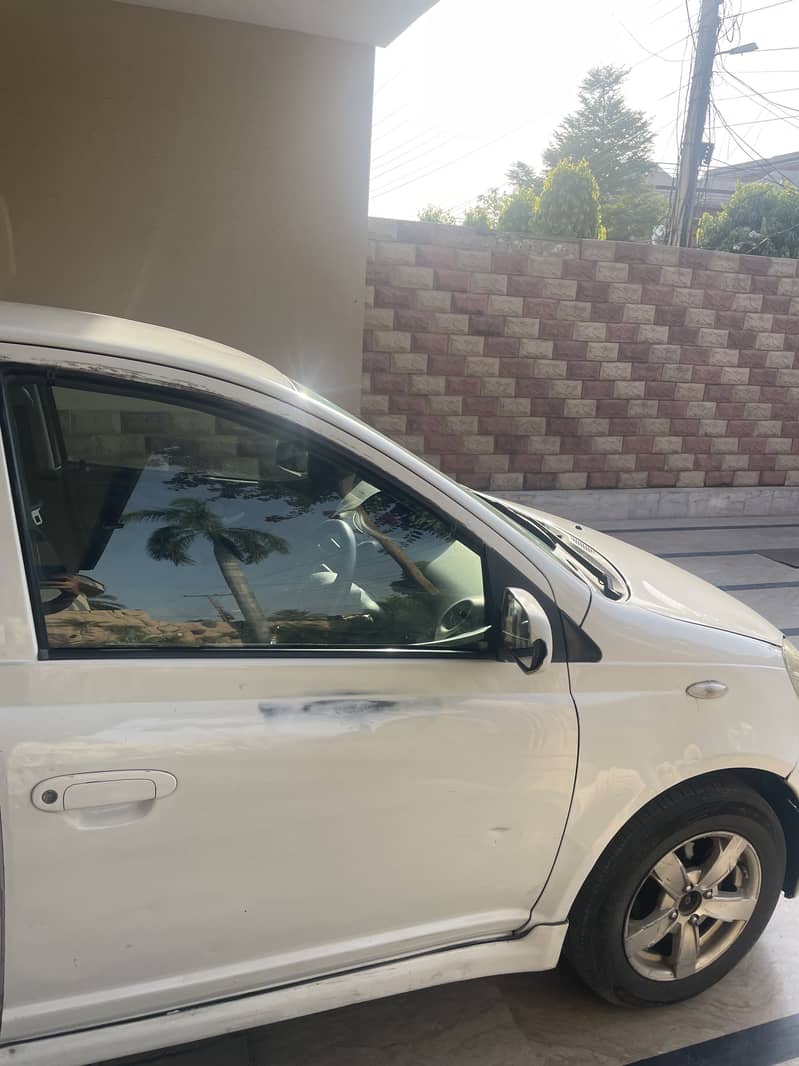 Vitz 2004 6