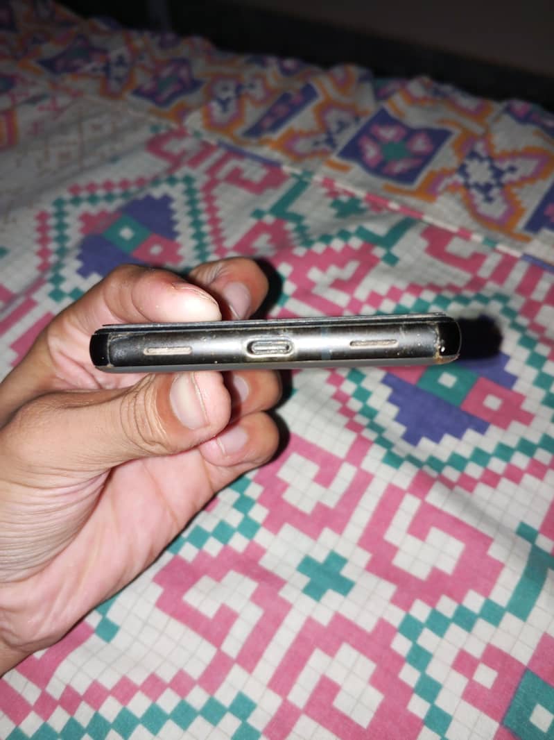 Google Pixel 6a 5