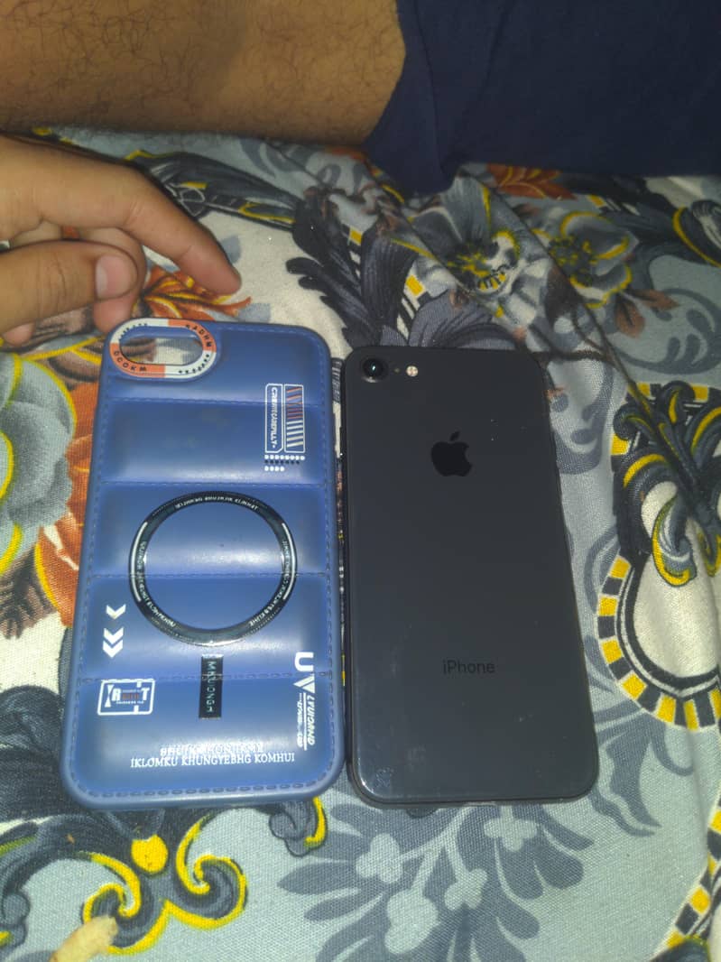 Apple iPhone 8 0