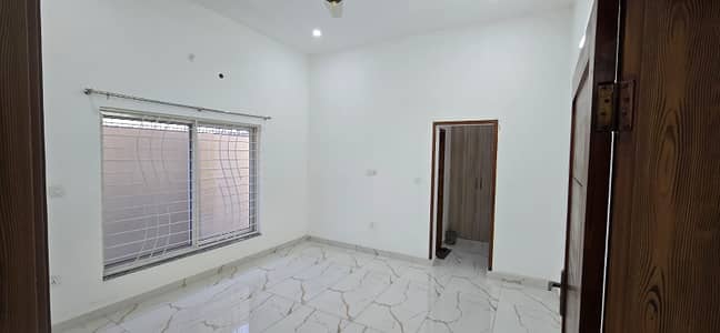 3.5marla upper portion available for rent in palm villas