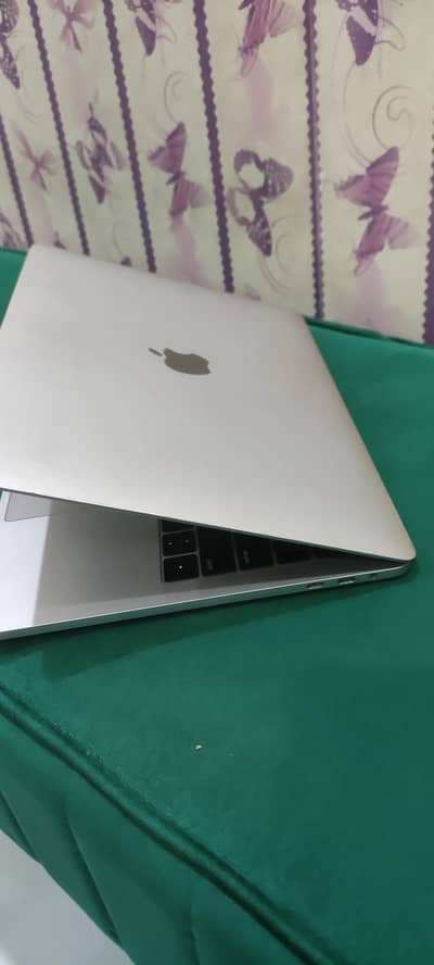 Macbook 2017 pro | Core i7 | 16Gb Ram | 512 Storage