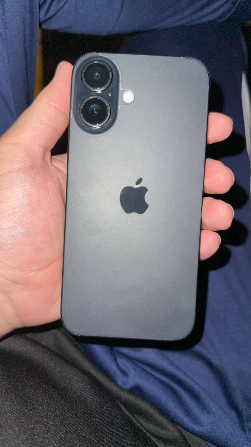 Apple iPhone 16 0
