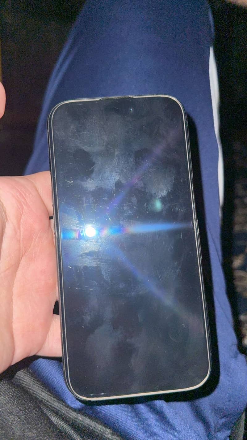 Apple iPhone 16 1