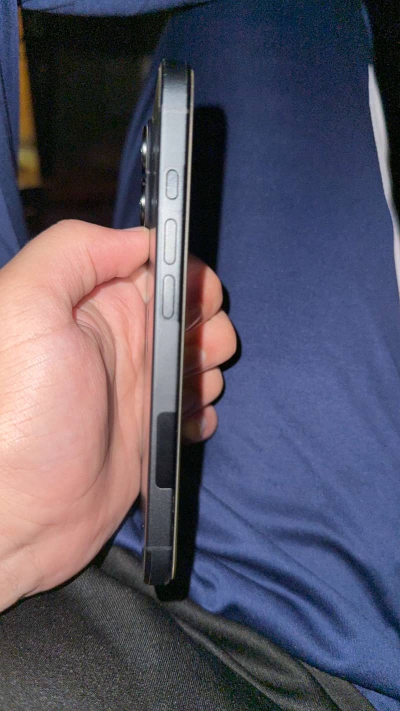 Apple iPhone 16 2