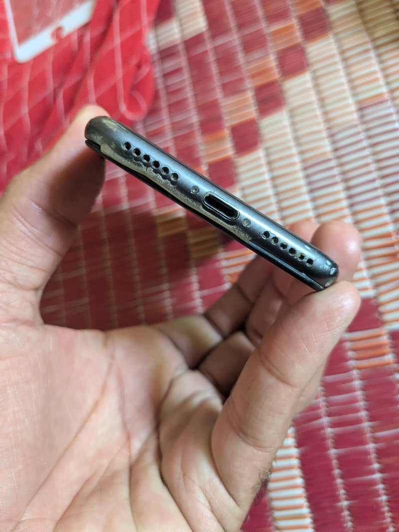 Apple iPhone 8 5