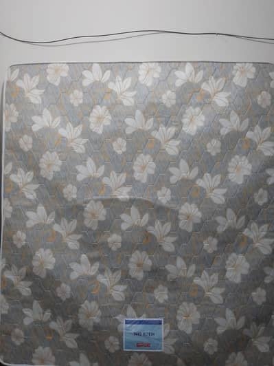 mattress 4 inches thick