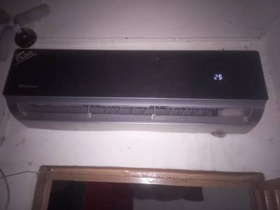 Dawlance split AC