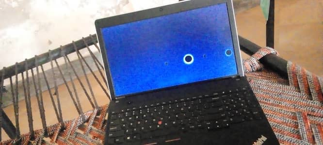 Lenovo thinkpad 4gb ram 326gb hard screen me 3dots hn bs condition 9