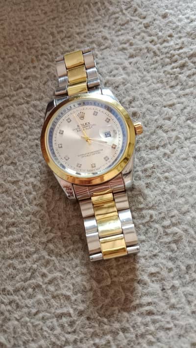 Rolex Style Two-Tone Wrist Watch – Excellent condition