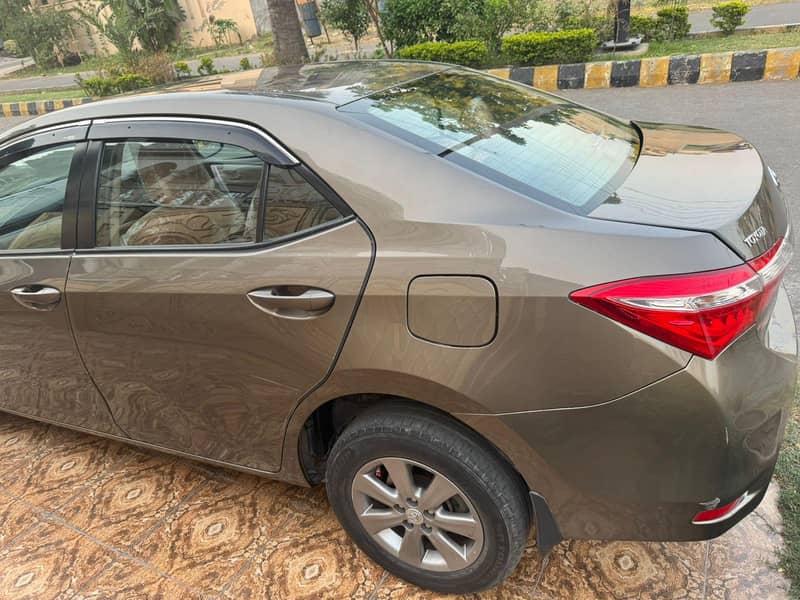Corolla altis 10